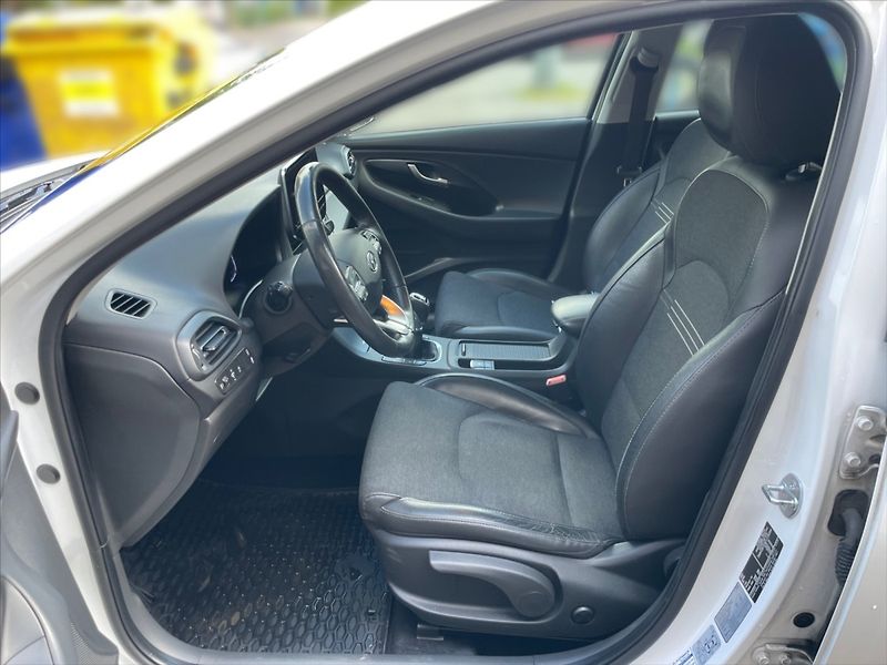 Hyundai i30 1,5 T-GDI Style - fotka 7 z 11