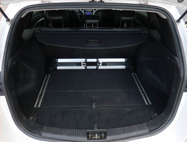 Hyundai i30 (2014) 1.6 CRDi, nová STK - fotka 13 z 17