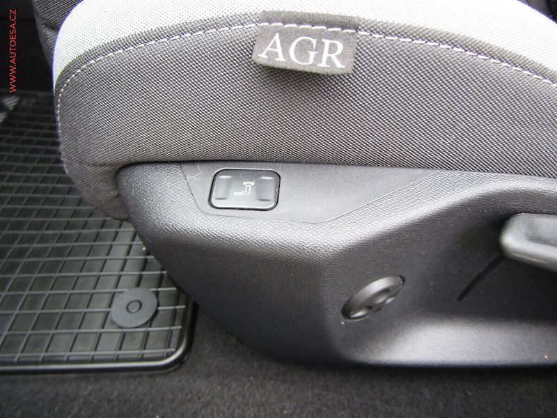 Opel Astra (2024) 1.2 T, ČR, AC, tempo, kamera - fotka 11 z 21
