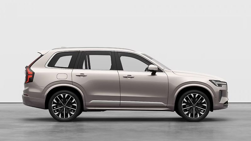 Volvo XC90 (2027) B5 2.0L 250+14 HP AT8 AWD PLUS - fotka 4 z 6