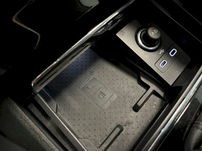 Škoda Karoq (2024) TOP SELECTION 2.0 TDI 4x4 110 - fotka 9 z 33