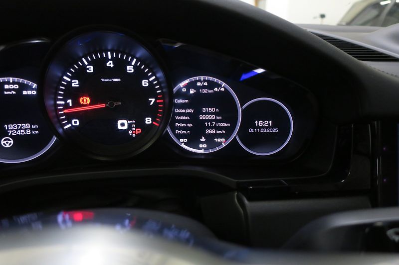 Porsche Cayenne (2019) Coupe 3.0 V6 Tiptronic Vzduch - fotka 21 z 45