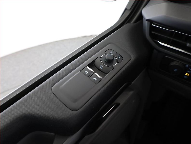 Ford Tourneo Custom (2025) 2.0 EcoBlue, TITANIUM, 4x4 - fotka 15 z 19