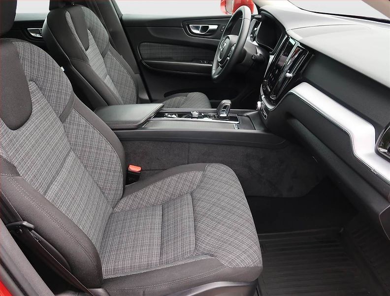 Volvo XC60 (2022) T6 Recharge - fotka 9 z 29