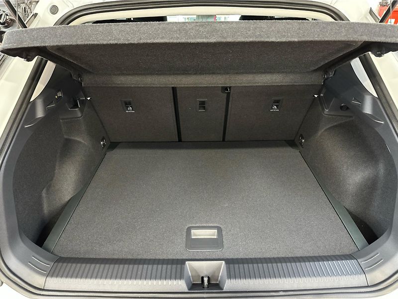 Volkswagen T-Roc (2025) Life 1,5 eTSI 85 kW 7DSG - fotka 18 z 23