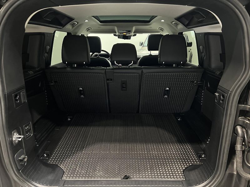 Land Rover Defender D250 XS EDITION AUT CZ - fotka 5 z 50