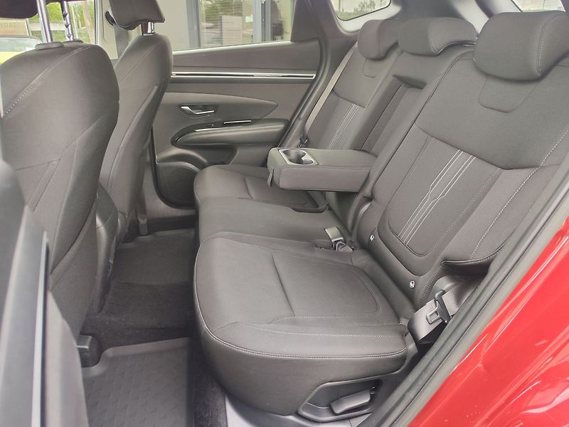 Hyundai Tucson 1.6 T-GDI/110kW Smart Navi 4x4 - fotka 12 z 41