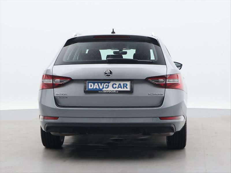 Škoda Superb 1,5 TSI 110kW CZ Xenon Navi - fotka 6 z 29