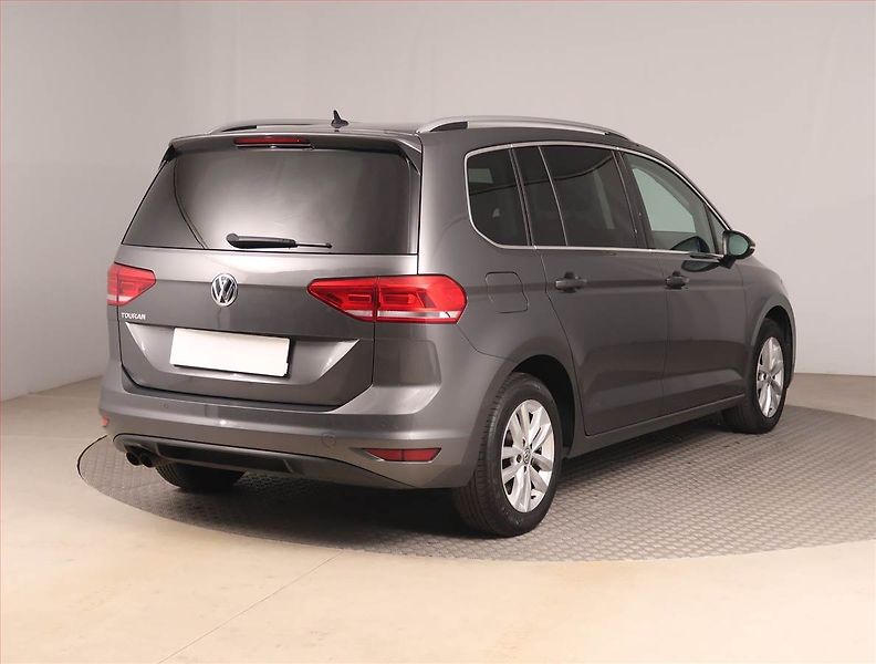 Volkswagen Touran (2018) Highline 1.8 TSI, Automat - fotka 5 z 18
