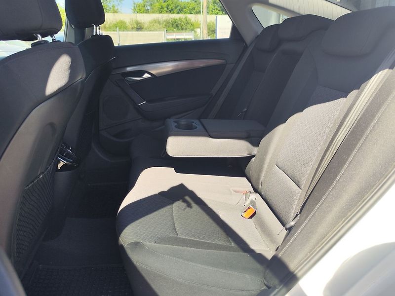 Hyundai i40 1.7 CRDi/85kW Experience - fotka 10 z 33