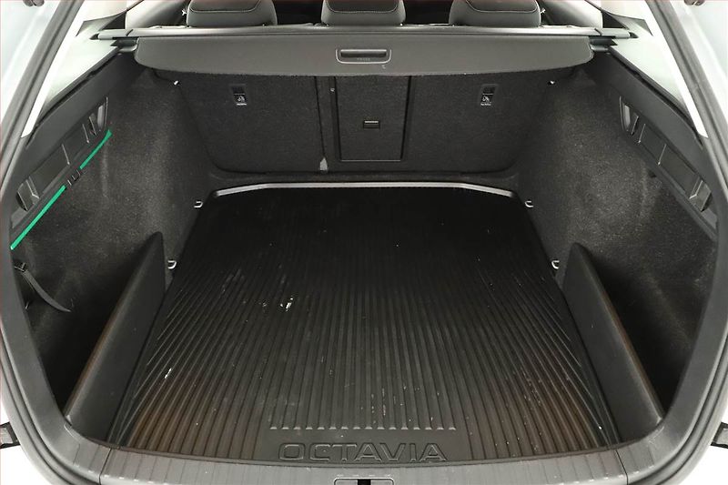 Škoda Octavia (2023) Ambition 2.0 TDI, ČR,1.maj - fotka 12 z 13
