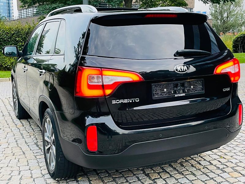 Kia Sorento 2.2D 4x4 AUT PANORAMA VÝHŘEV  - fotka 16 z 51