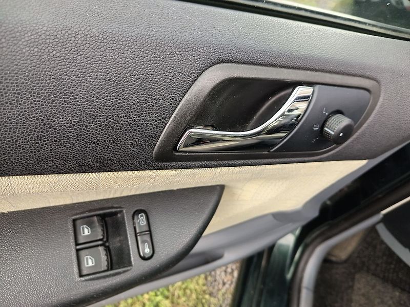 Škoda Fabia 1.4 MPI Comfort - fotka 10 z 26