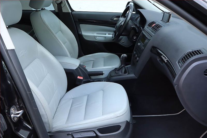 Škoda Octavia (2008) Laurin&Klement 2.0 TDI - fotka 9 z 24
