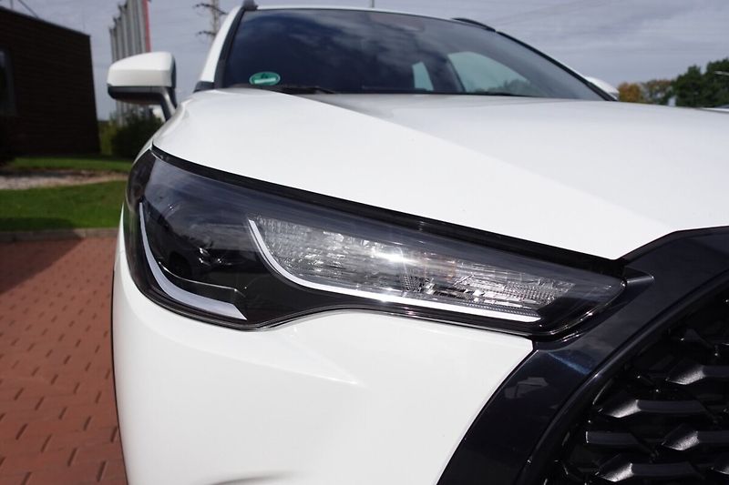 Toyota Corolla Cross 1,8 HEV Comfort Business - fotka 33 z 33