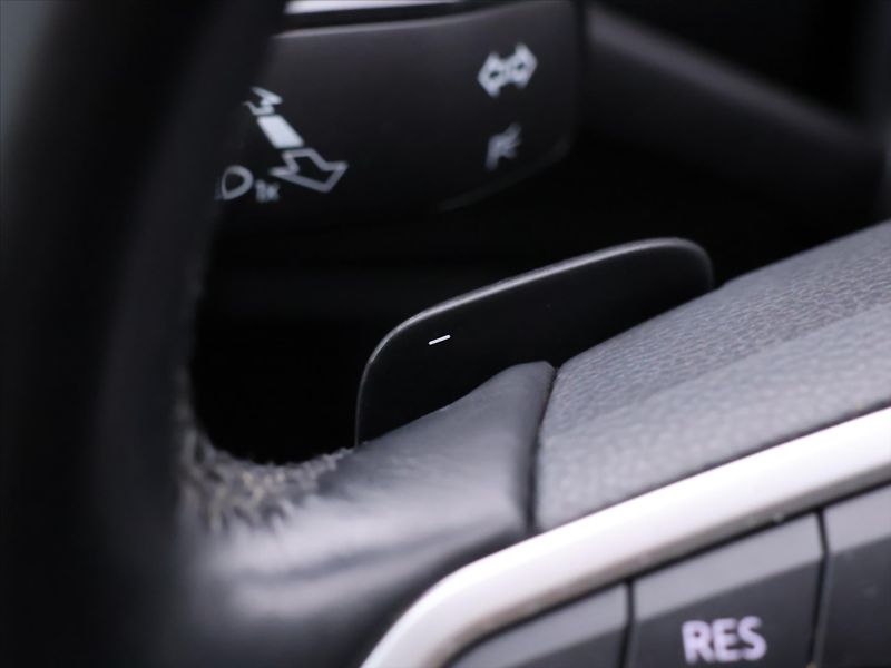 Volkswagen Passat 2,0 TDI 110kW DSG Elegance DPH - fotka 19 z 34