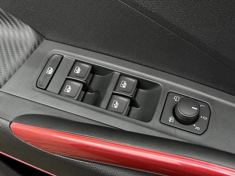 Škoda Fabia 1.0TSi 116PS Monte Carlo Bi-LE - fotka 14 z 37
