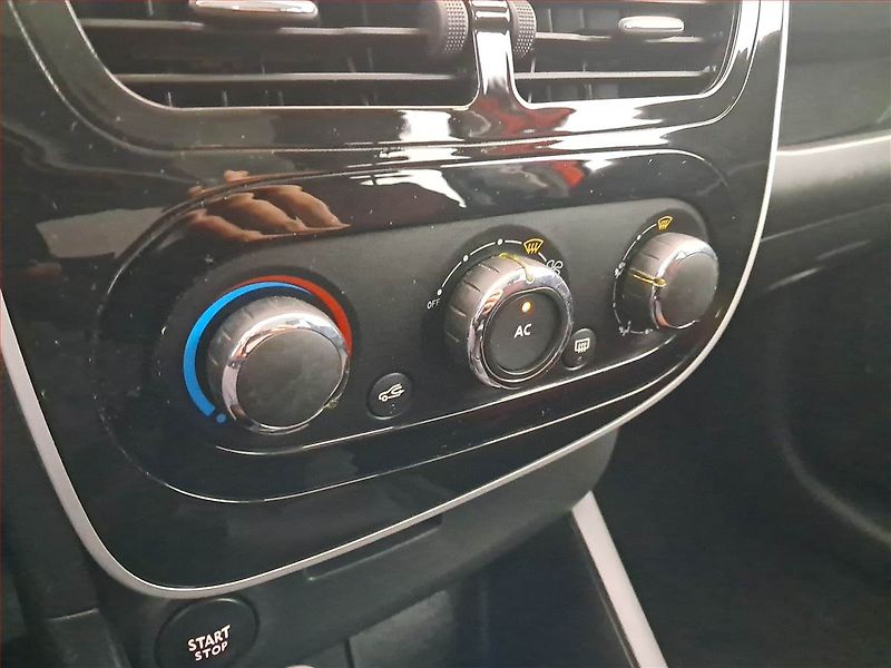 Renault Clio (2014) 1.2 16V, Tempomat - fotka 13 z 16