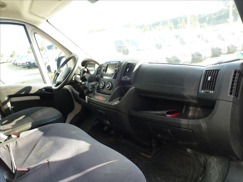Citroën Jumper 2,2 BHDI L3H2 140HP - fotka 23 z 29