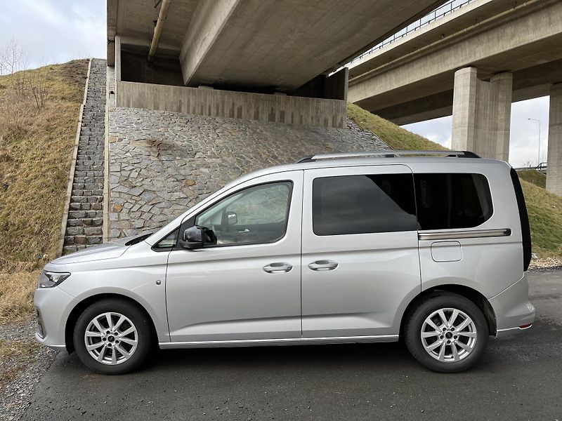 Ford Tourneo Connect (2023) 2.0TDI 90KW 6R*NAVIGACE WINTER - fotka 10 z 42