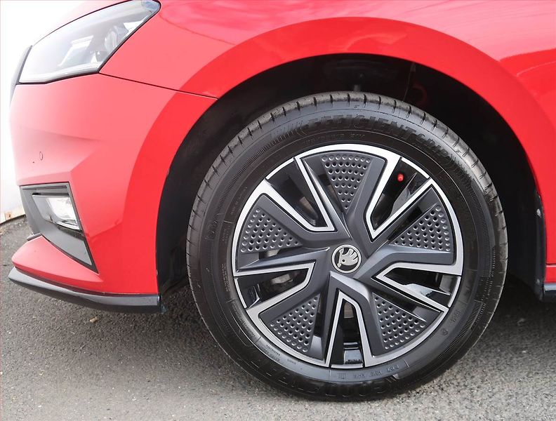 Škoda Fabia (2022) Monte Carlo 1.0 TSI - fotka 14 z 23