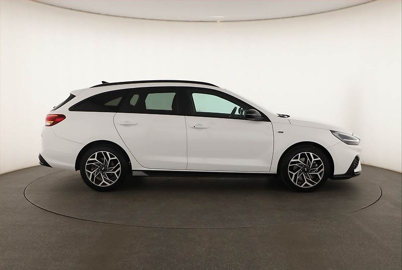 Hyundai i30 (2025) 1.0 T-GDI, N-LINE, AUTOMAT - fotka 6 z 21