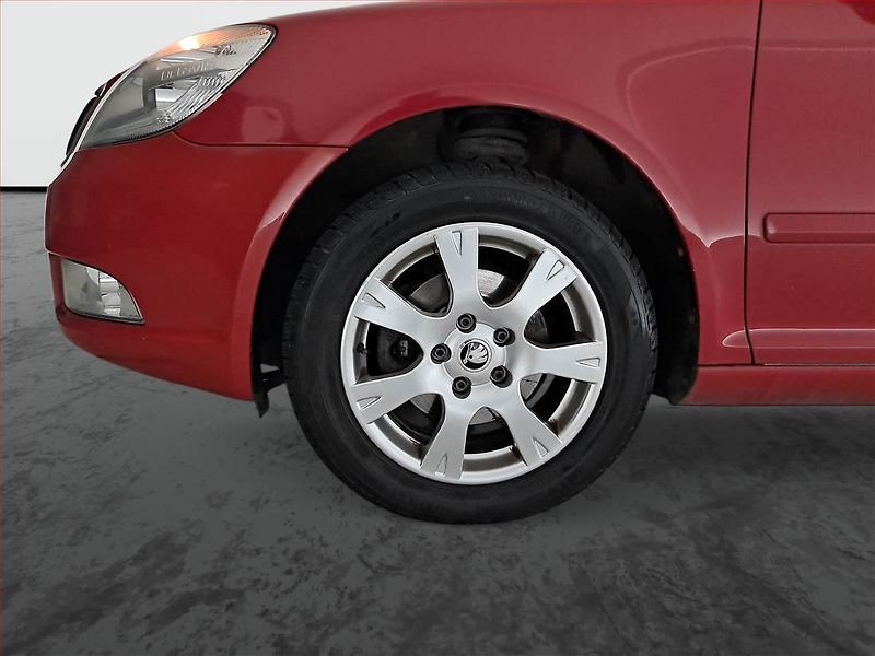 Škoda Octavia (2010) Ambiente 1.2 TSI, Serv.kniha - fotka 15 z 16