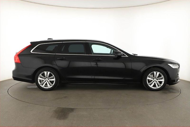 Volvo V90 (2019) D4, Automat, Kůže, Navi - fotka 6 z 18