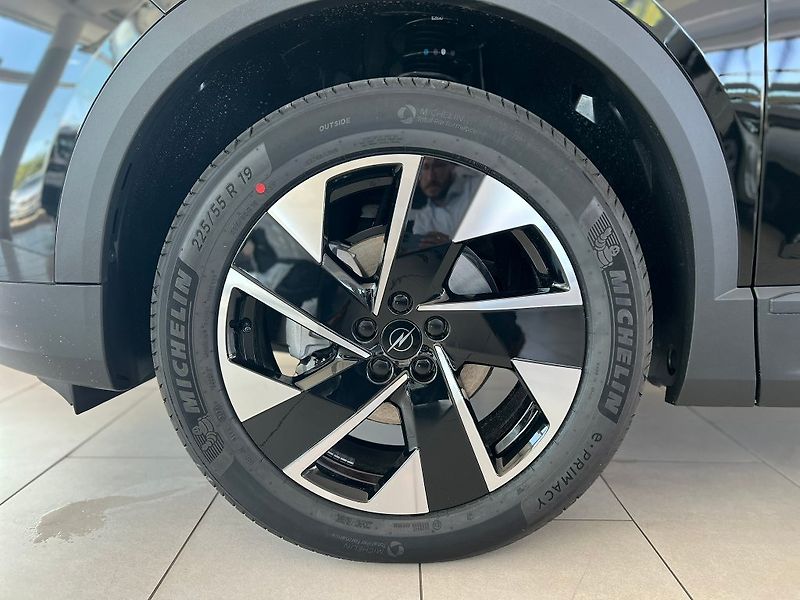 Opel Grandland GS Hybrid 1,2T 145k Automat+ZP - fotka 5 z 30