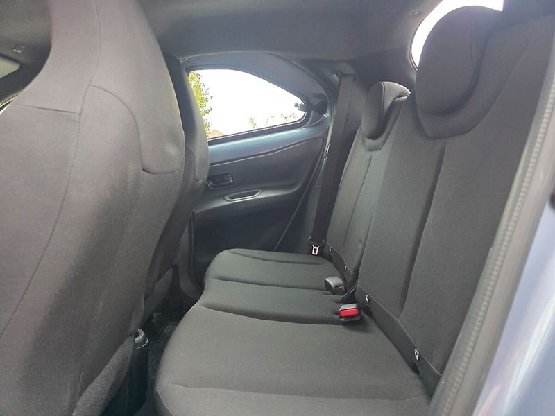 Toyota Aygo 1.0 CVT Comfort TOP - fotka 12 z 16
