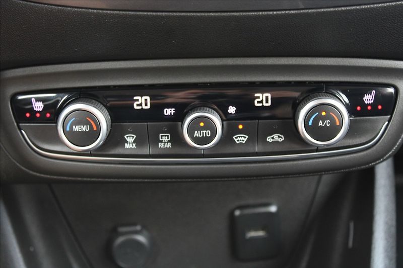 Opel Crossland X 1,2 T  NOVÉ V ČR,1.MAJITEL - fotka 17 z 39
