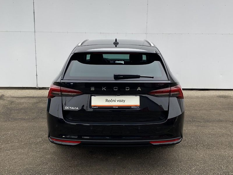 Škoda Octavia Combi 2,0 TDI Top Select DSG - fotka 6 z 28