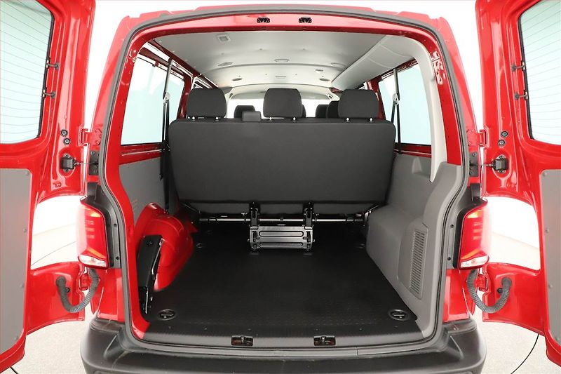 Volkswagen Transporter (2022) 2.0 TDI 4MOTION, Bus, 9Míst - fotka 15 z 16