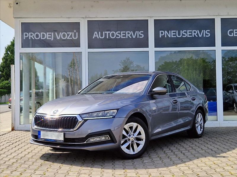 Škoda Octavia 2,0 TDI DSG TOPSTAV +ZIMNÍPNEU - fotka 1 z 46