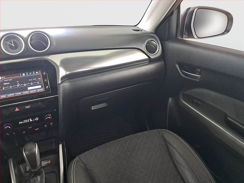Suzuki Vitara (2019) Elegance 1.4 BoosterJet - fotka 8 z 19