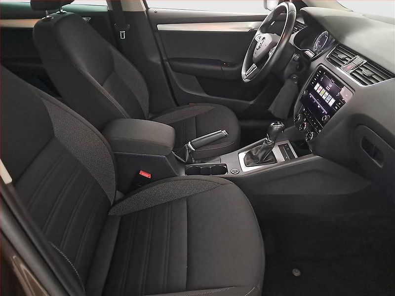 Škoda Octavia (2019) 1.6 TDI, Automat, Tempomat - fotka 9 z 15