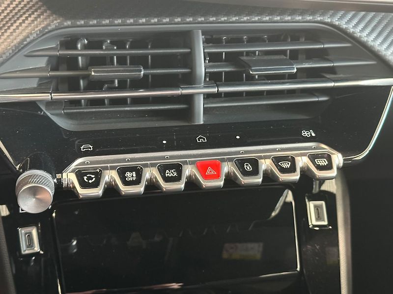 Peugeot 2008 1,2 PureTech Allure - fotka 14 z 18