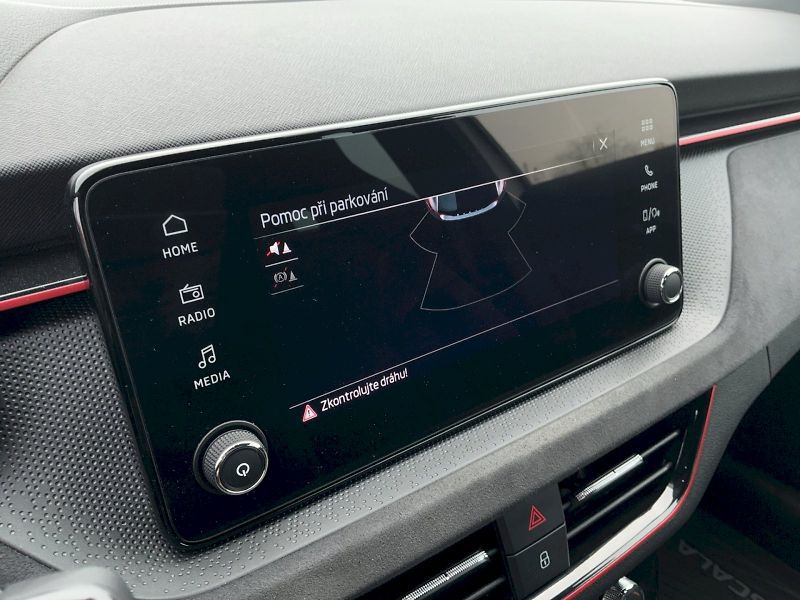 Škoda Scala (2024) 1.0 TSI DSG Drive - fotka 24 z 28
