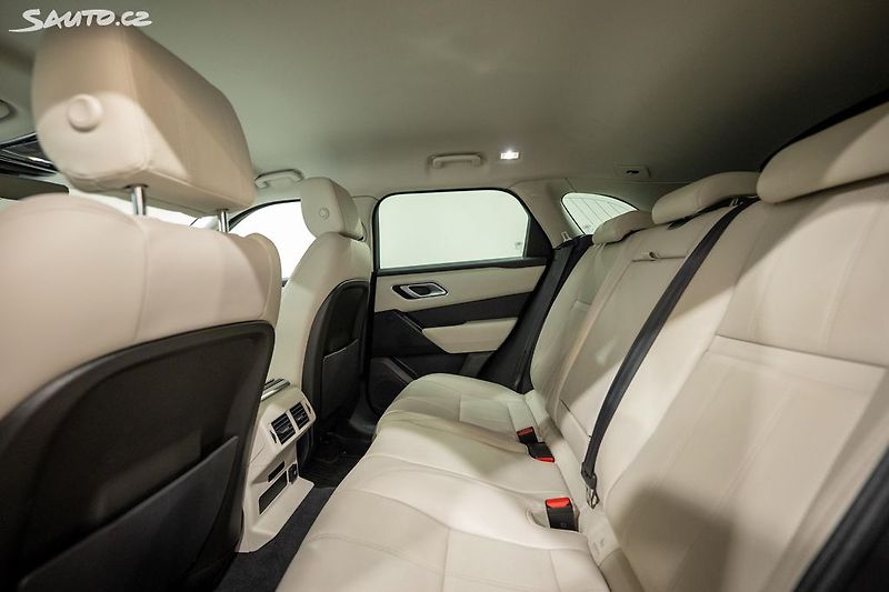 Land Rover Range Rover Velar 2.0 P250 184 kW - fotka 10 z 33
