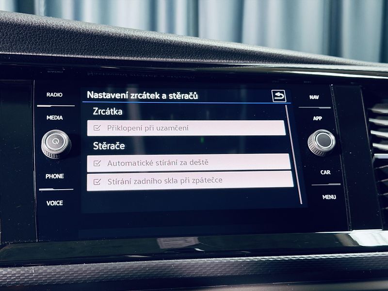 Volkswagen Caravelle (2023) 6.1*BULLI*LONG*DSG*TDI - fotka 30 z 39