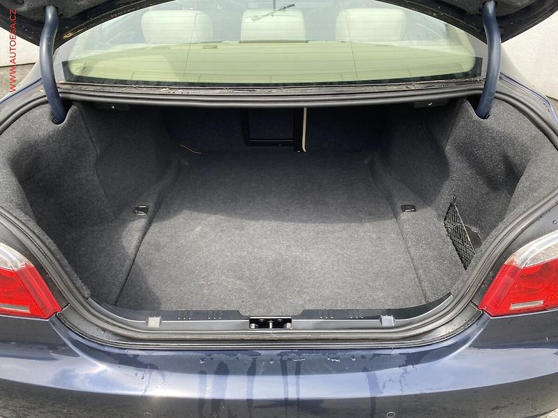 BMW Řada 5 (2007) 4.0i 540i, AT, bixen, kůže - fotka 7 z 23