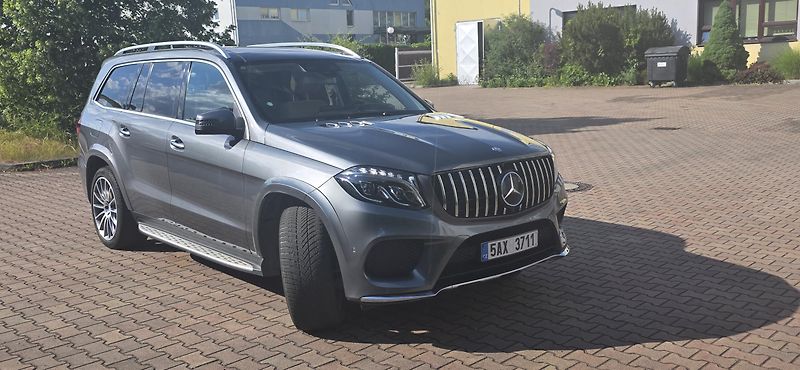 Mercedes-Benz GLS (2016) 500 V8  - fotka 19 z 32