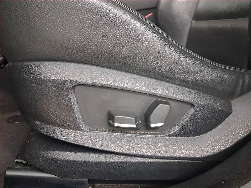 BMW Řada 5 (2012) 530d xDrive GT, 4X4, Automat - fotka 17 z 24