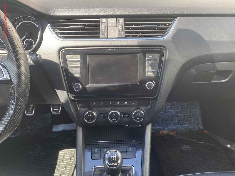Škoda Octavia (2016) 2.0 TSi, RS Challange, bixen - fotka 12 z 20