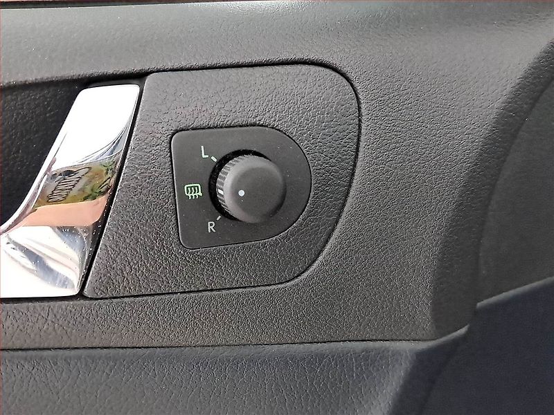 Škoda Octavia (2010) 1.6, ČR,1.maj, jezdí výborně - fotka 14 z 14