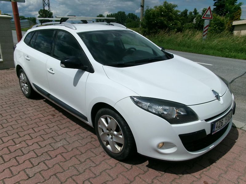 Renault Mégane (2011) 1,5dCi AUT AC BT TEMP TAŽNÉ - fotka 3 z 26