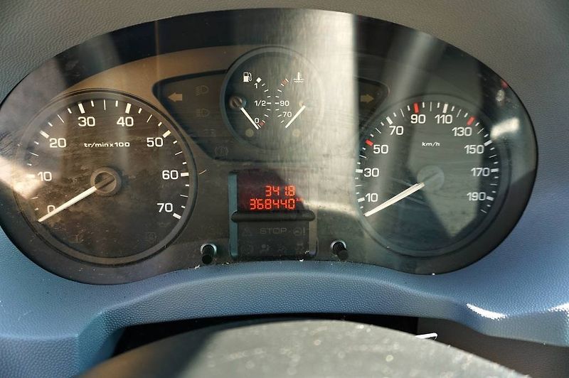 Citroën Jumpy (2009) 2.0 HDI 16V 88 kW - fotka 27 z 35