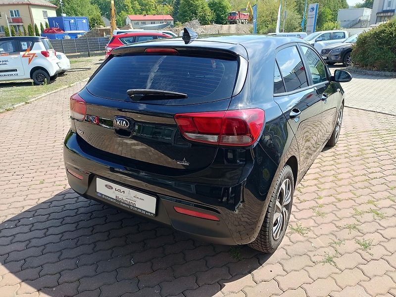 Kia Rio (2020) Attract 1.2 l - fotka 8 z 14
