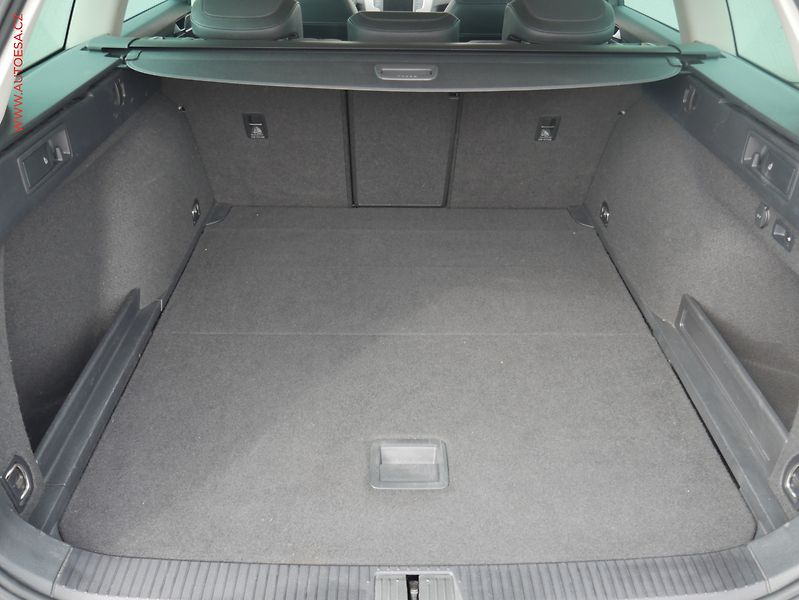 Volkswagen Passat (2017) 2.0TDi, ČR, DSG, LED, navi - fotka 7 z 23
