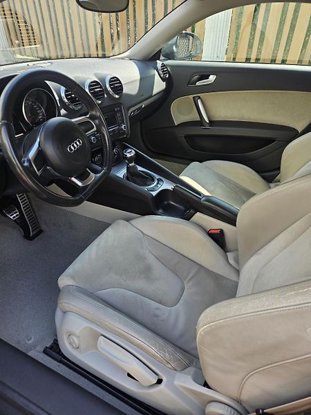Audi TT (2006) Audi TT 2.0 TFSI 147 kW - fotka 12 z 21